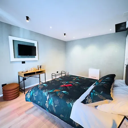 Nishan 249 코센차